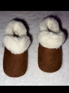 Old Navy Baby Booties, 0-3M